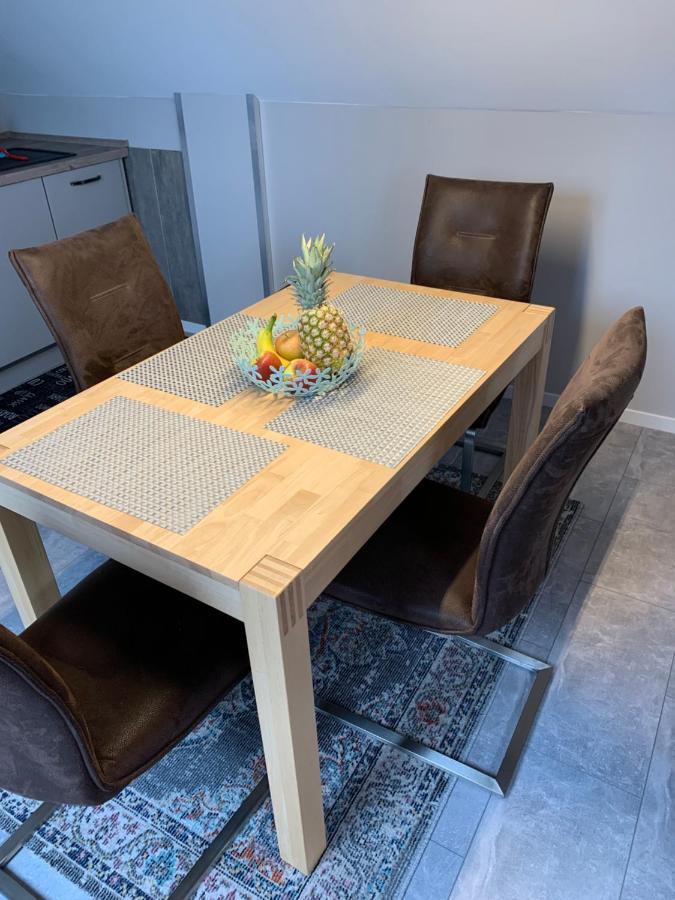 Ferienwohnung Sunny - Moderne Ferienwohnung Im Gruenen In Saarbruecken-West Eksteriør bilde